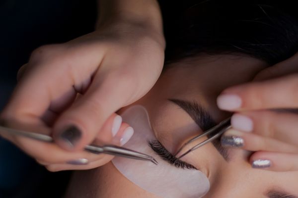 Cejas y pestañas