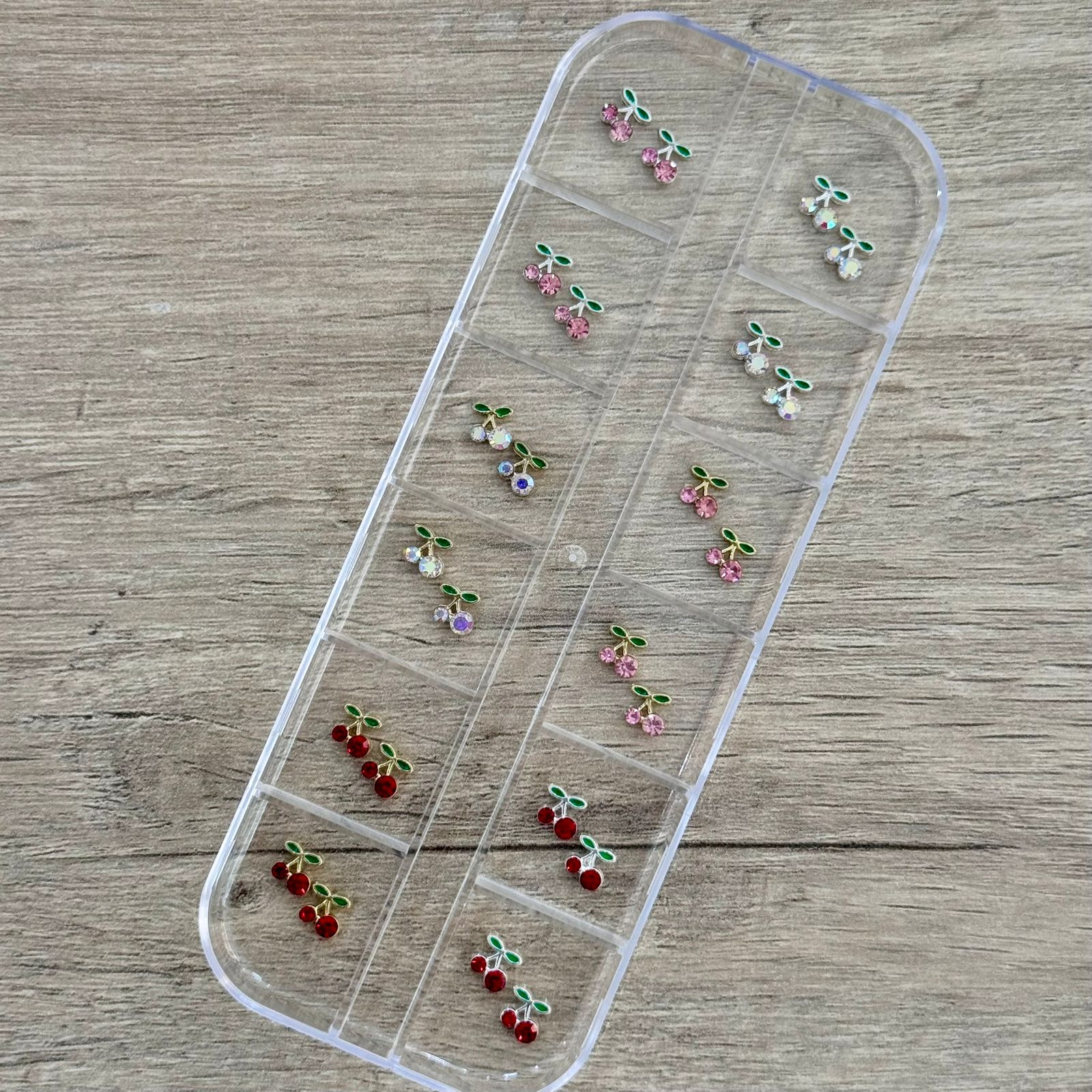 b5216aa2-52dc-4de1-9948-1a05299a0d35 Decoración de uñas dijes cerezas x 24 unidades - Imagen 1