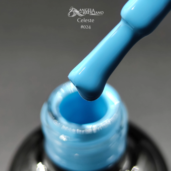 Esmalte semipermanente 024 - Celeste - Angela Bresciano