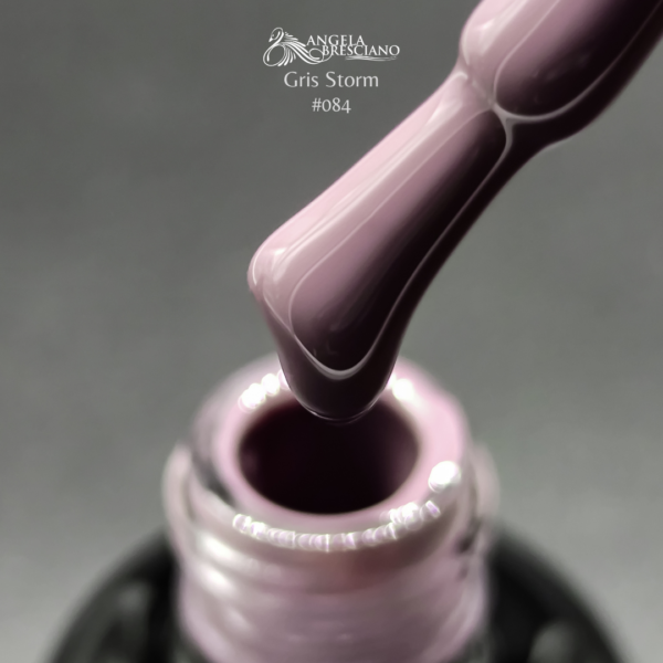 Esmalte semipermanente 084 Gris Storm  - Angela Bresciano