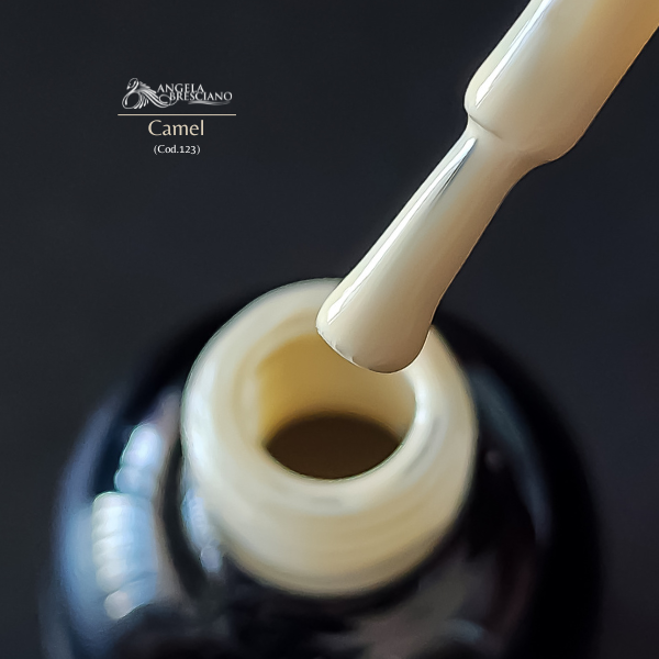 Esmalte semipermanente 123 Camel - Angela Bresciano